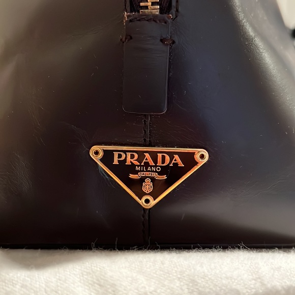 Prada saffiano leather bag in excellent used condition - Picture 6 of 12